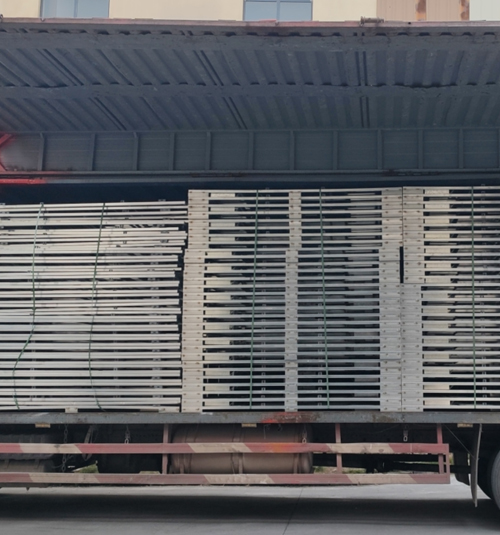 为隆鑫摩托制作的外包装铁架发货