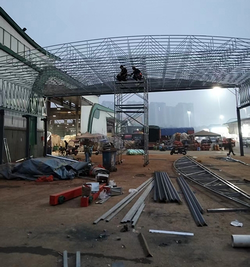 为双福农贸城安装大型推拉蓬